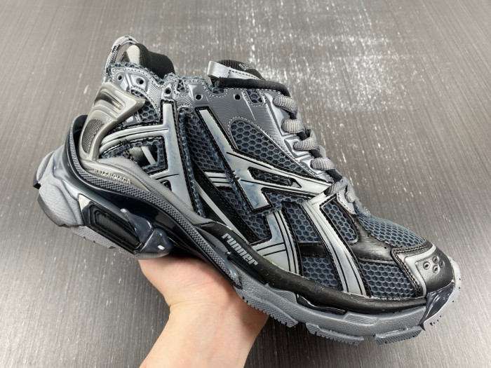 Ba*len*cia*ga runner sneaker