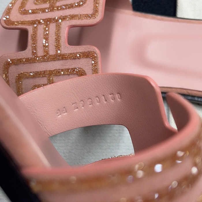 herme* sandal17