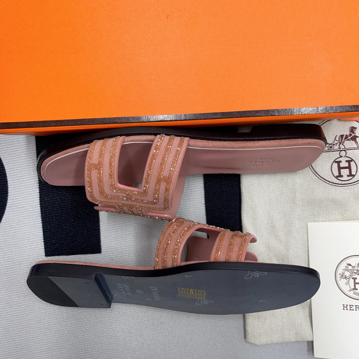 herme* sandal17